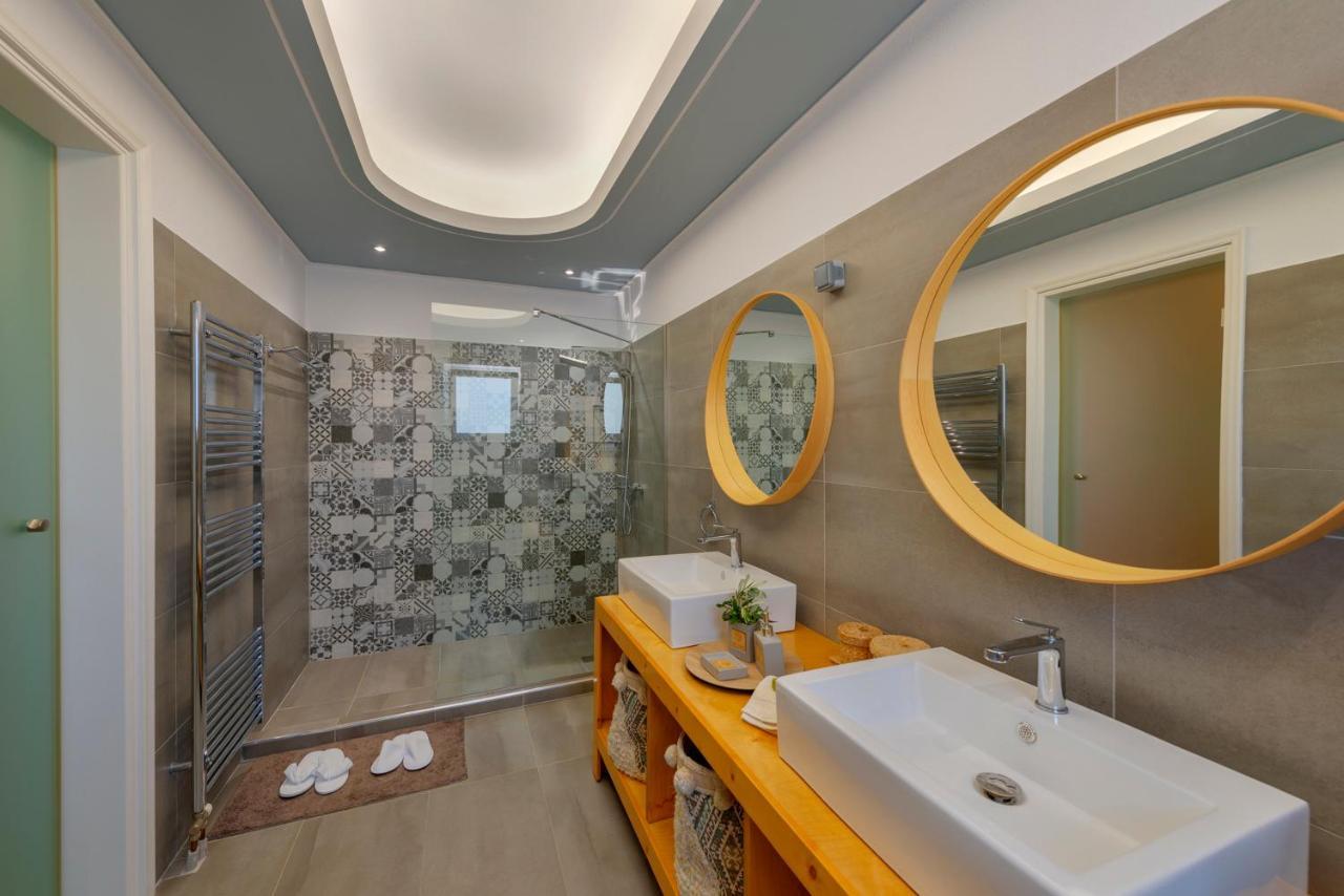 The Painters Luxurious Villa Anavyssos Exterior photo
